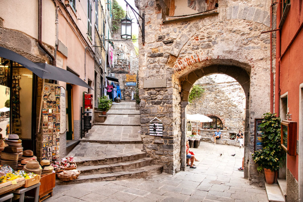 BORGO E CARUGIO - PORTOVENERE - LA SPEZIA