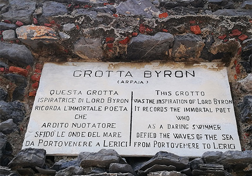 Frase Grotta Byron