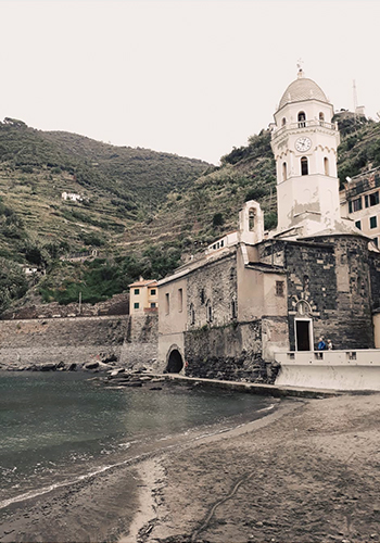 VERNAZZA - CINQUE TERRE - CHIESA DI SANTA MARGHERITA DI ANTIOCHIA