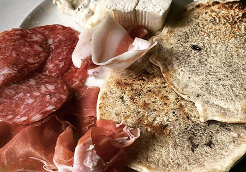 PANIGACCI CON SALUMI E AFFETTATI - LUNIGIANA